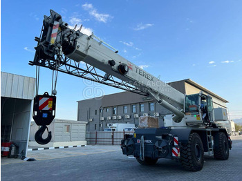 Короткобазный кран TEREX