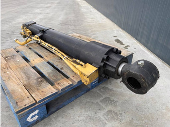 Навесное оборудование CATERPILLAR