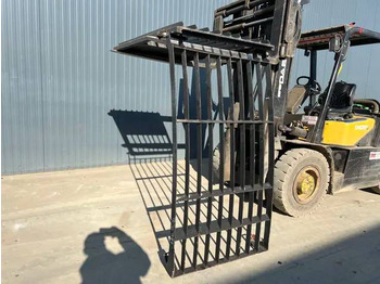 Кабина и интерьер CATERPILLAR