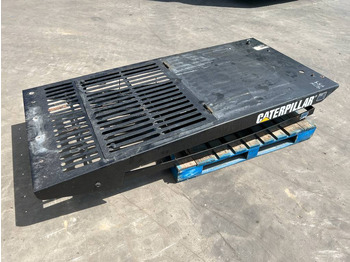Кабина и интерьер CATERPILLAR