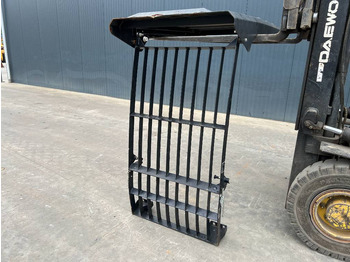 Кабина и интерьер CATERPILLAR