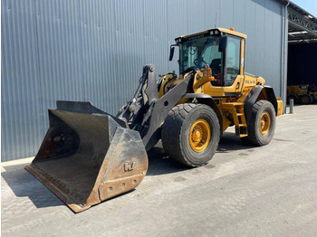 Колёсный погрузчик VOLVO L90F