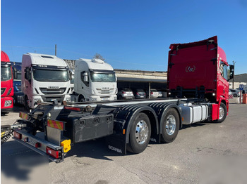Грузовик-контейнеровоз/ Сменный кузов SCANIA R450: фото 2