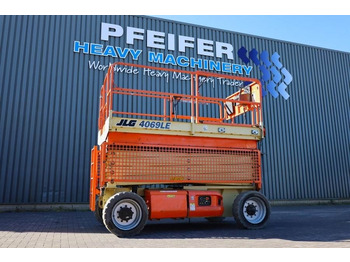 Ножничный подъемник JLG