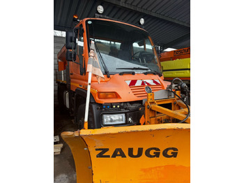 Грузовик Unimog U400 4x4, Winterdienst, Schild+Streuer: фото 5