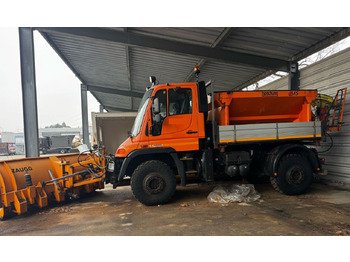 Грузовик Unimog U400 4x4, Winterdienst, Schild+Streuer: фото 3