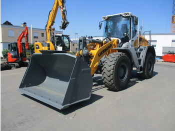 Колёсный погрузчик LIEBHERR L 526