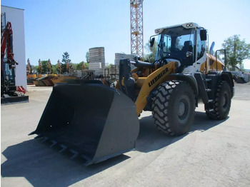 Колёсный погрузчик LIEBHERR L 526