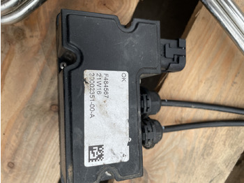 Сенсор для Сельскохозяйственной техники Claas Jaguar Lexion Tucano Xerion - czujnik poziomu jakości AdBlue 0007732073: фото 2