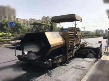 Асфальтоукладчик CATERPILLAR
