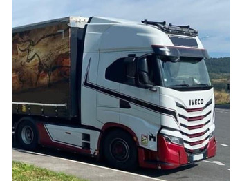 Тягач IVECO S-WAY