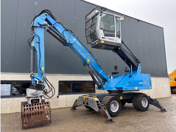 : фото в шапке страницы