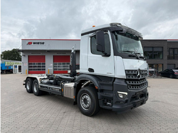 Крюковой мультилифт MERCEDES-BENZ Arocs 2651
