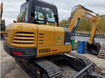 Гусеничный экскаватор XCMG XE60DA
