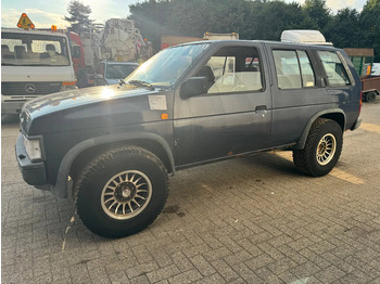 Легковой автомобиль NISSAN