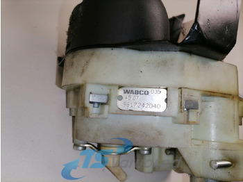 Универсальная запчасть для Грузовиков Volvo Handbrake control lever 9617242040: фото 3