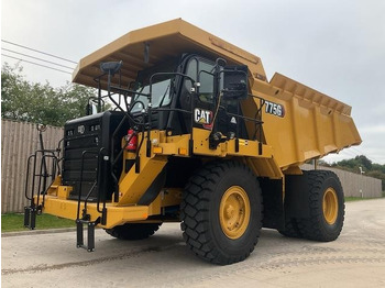 Карьерный самосвал CATERPILLAR