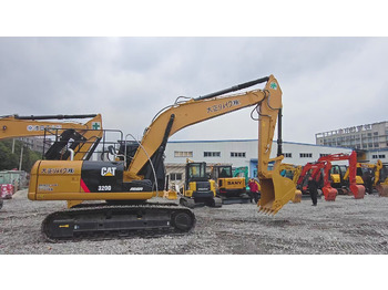 Гусеничный экскаватор CATERPILLAR 320D