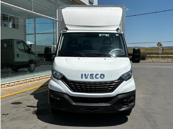 Фургон с закрытым кузовом Caja cerrada con plataforma elevadora IVECO 35C16 20m3: фото 2
