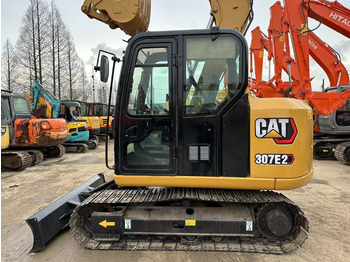 Гусеничный экскаватор CATERPILLAR 307E2