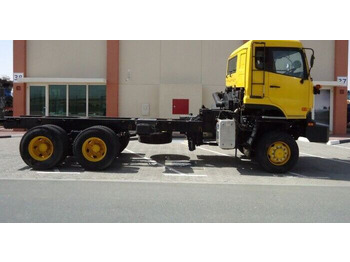 Грузовик-шасси Nissan UD CZ4YL 6x6 Chassis Truck: фото 3 Грузовик-шасси Nissan UD CZ4YL 6x6 Chassis Truck: фото 3