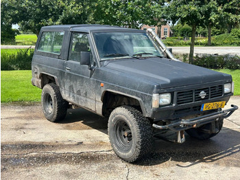 Легковой автомобиль NISSAN