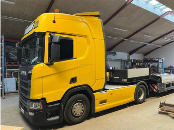Тягач SCANIA R 450