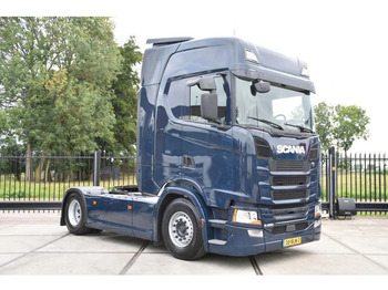 Тягач SCANIA S 450
