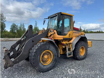 Колёсный погрузчик VOLVO L90F