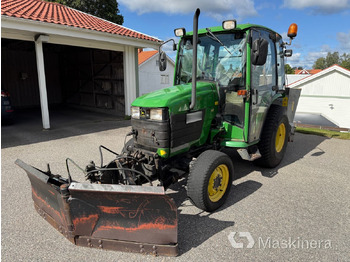 Трактор JOHN DEERE