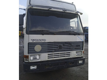 Тягач VOLVO FL10