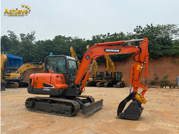 Гусеничный экскаватор DOOSAN DX60-9C