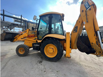 Экскаватор-погрузчик JCB 3CX