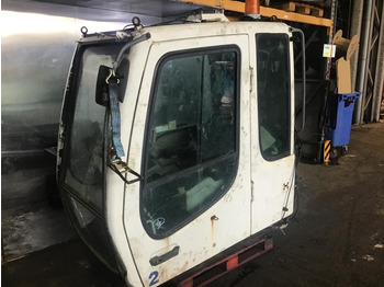 Кабина и интерьер LIEBHERR