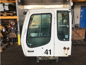 Кабина и интерьер LIEBHERR