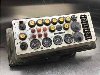 Приборная панель LIEBHERR