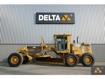Грейдер CATERPILLAR