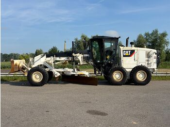 Грейдер CATERPILLAR 120