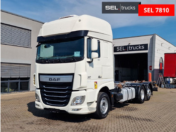 Грузовик-контейнеровоз/ Сменный кузов DAF XF 460