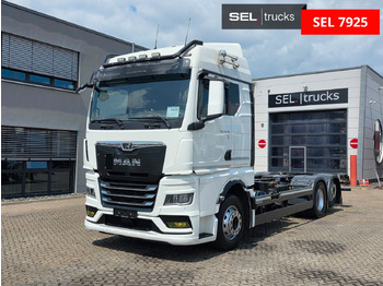 Грузовик-контейнеровоз/ Сменный кузов MAN TGX 26.510