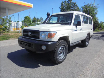 Легковой автомобиль TOYOTA Land Cruiser