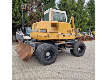 Экскаватор LIEBHERR