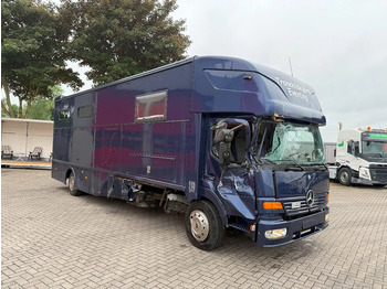 Коневоз Mercedes-Benz Atego 1223 / ENGINE RUNNING / ONLY:159450 KM / HORSETRUCK / HEATED BOX / WATERTANK / LIVING ROOM / EURO-2 / MANUAL / 1998: фото 2