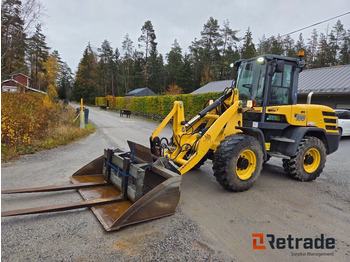 : фото в шапке страницы
