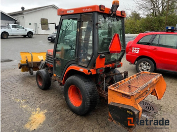 Коммунальный трактор, Подметально-уборочная машина Traktor Kubota B2100   4WD: фото 4