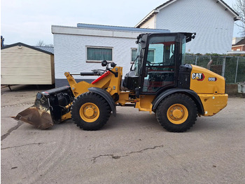 Колёсный погрузчик CATERPILLAR 906