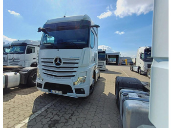 Тягач MERCEDES-BENZ Actros 1845