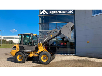 Колёсный погрузчик VOLVO L25