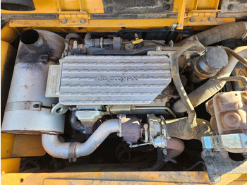 Гусеничный экскаватор JCB JS131LC: фото 4