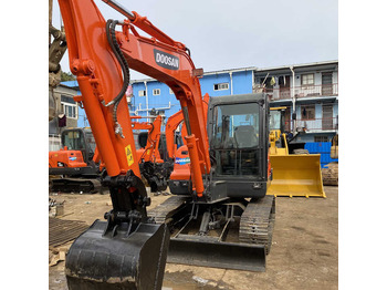 Гусеничный экскаватор DOOSAN DX60